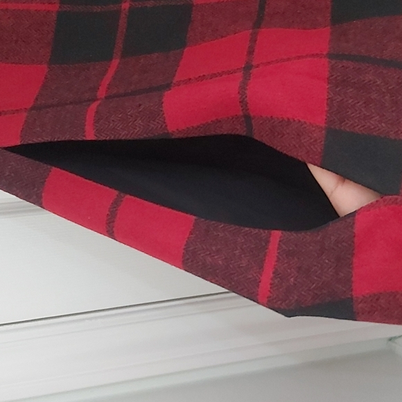 Plaid wrap around cape - Picture 2 of 6